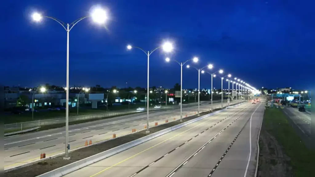 Traditional street lighting solution